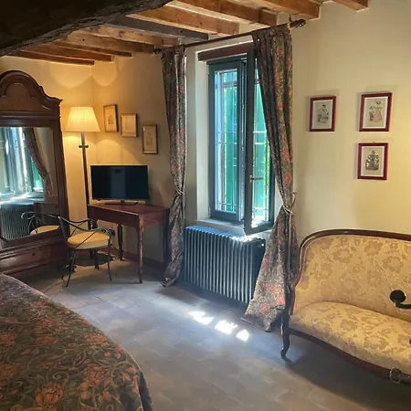 Il Conte Giacomo Frühstückspension Viarolo